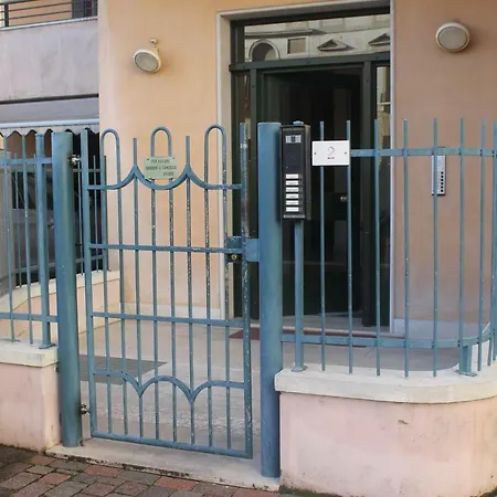 Daddyrooms Bed & Breakfast 2*